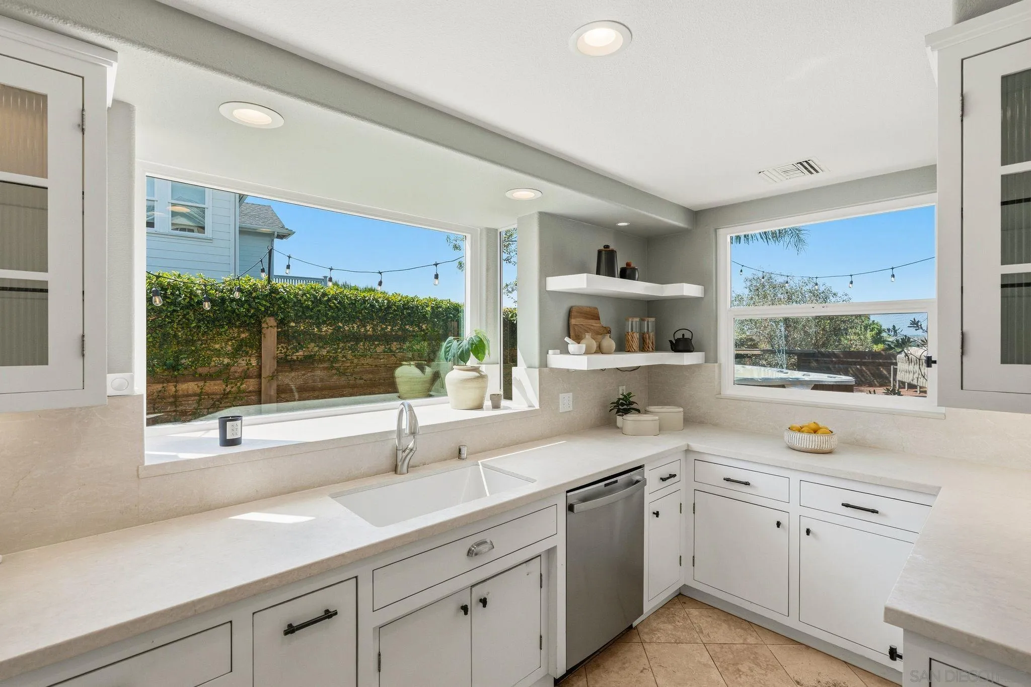3152 Levante St