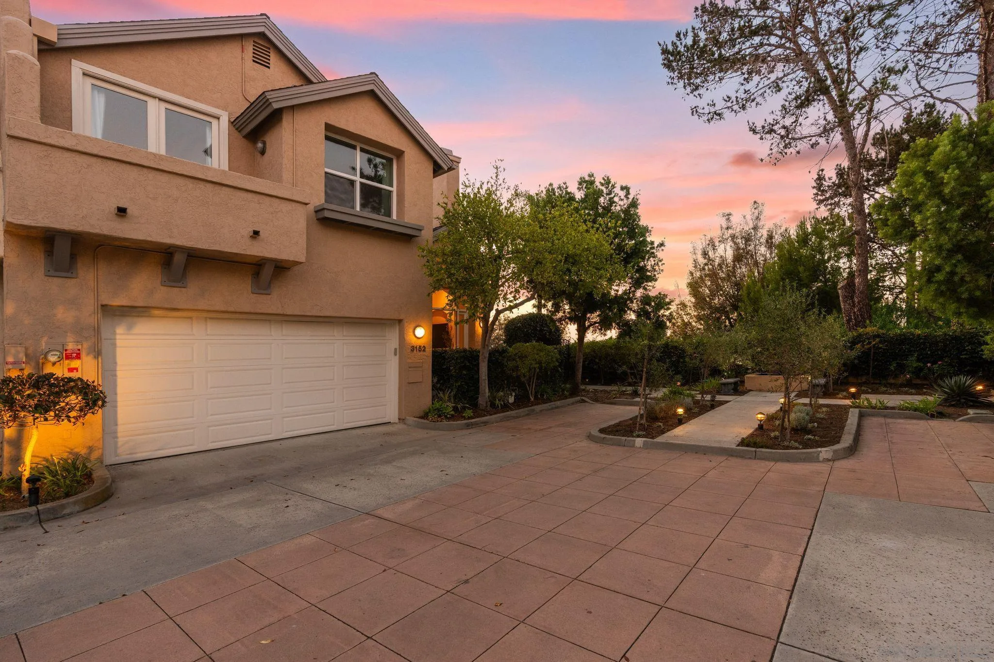 3152 Levante St