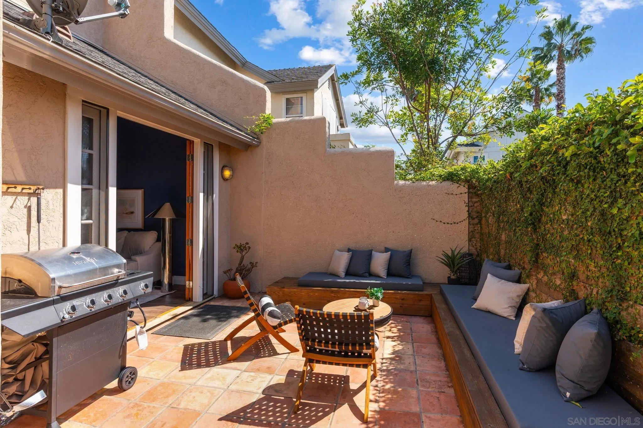 3152 Levante St