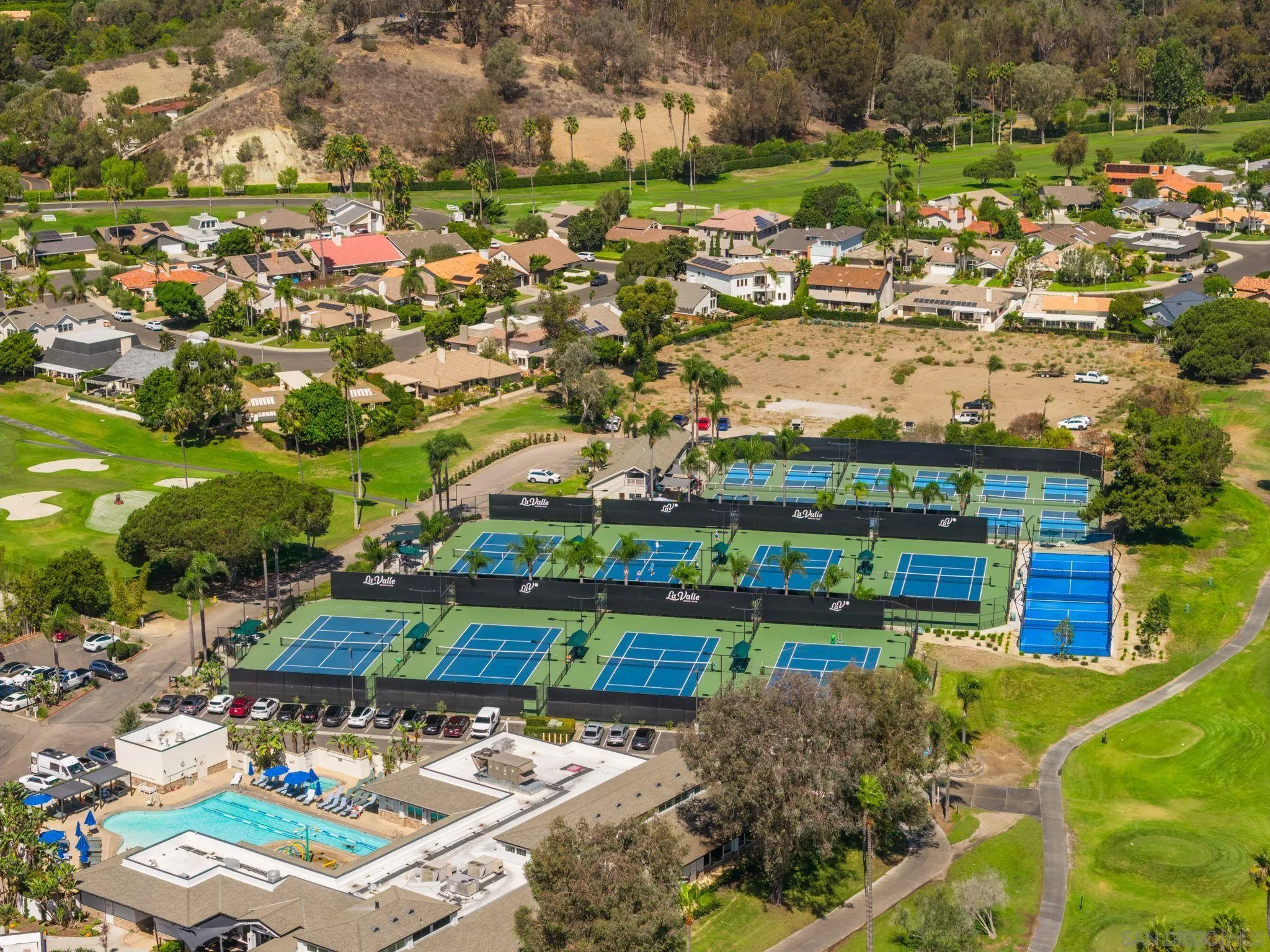 3805 Avenida Feliz
