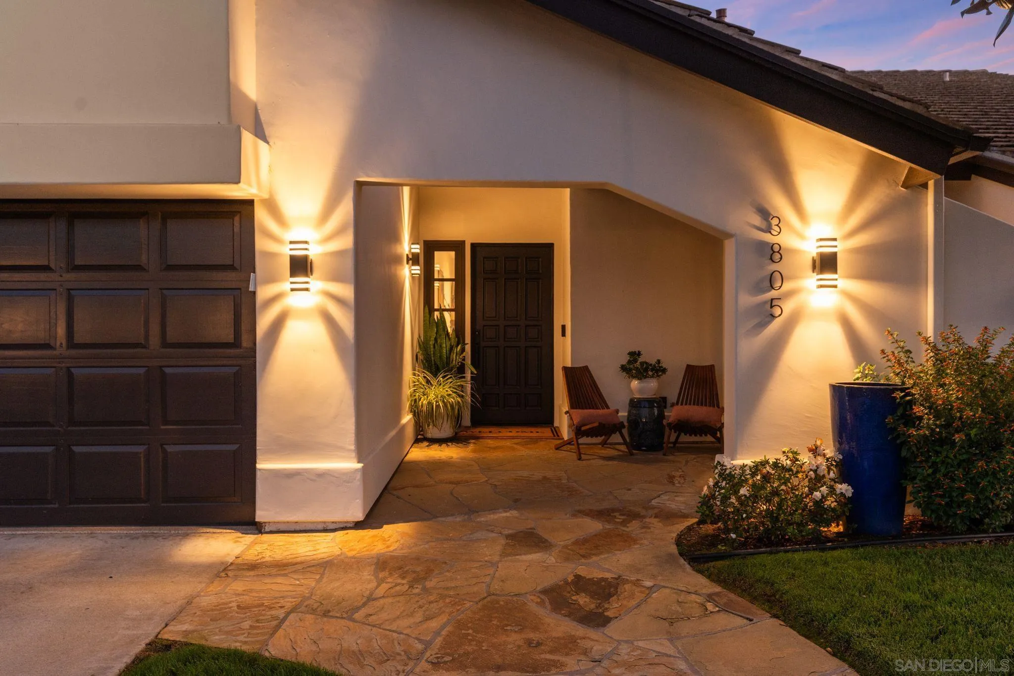 3805 Avenida Feliz