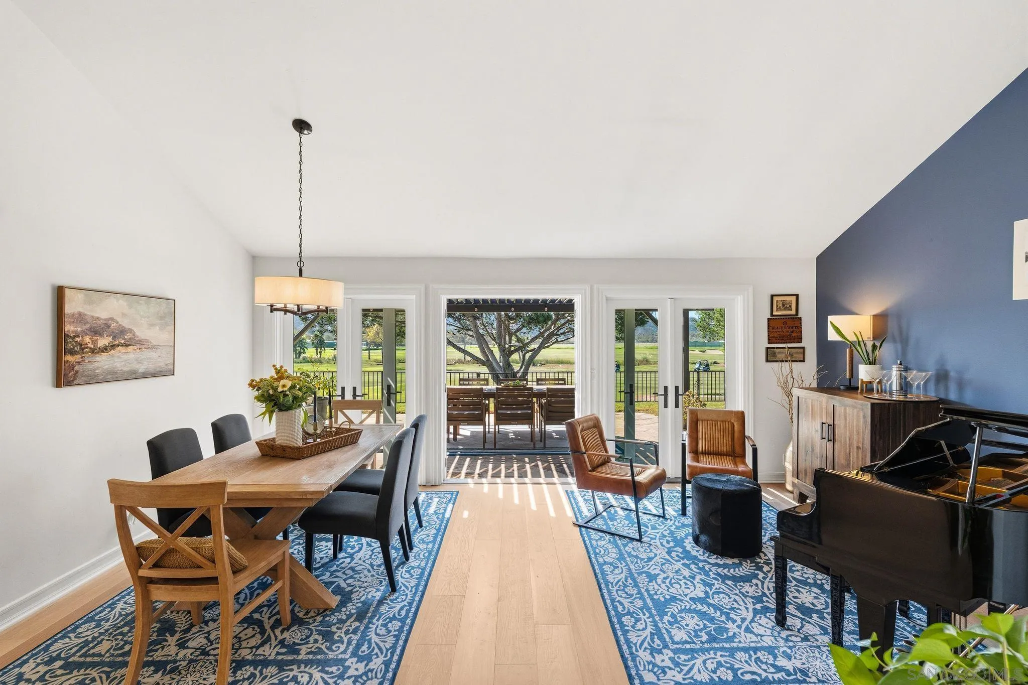 3805 Avenida Feliz