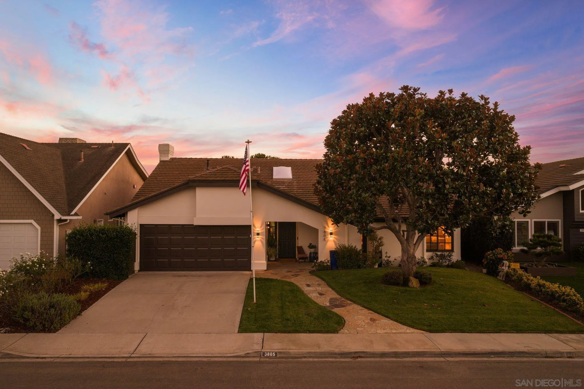3805 Avenida Feliz