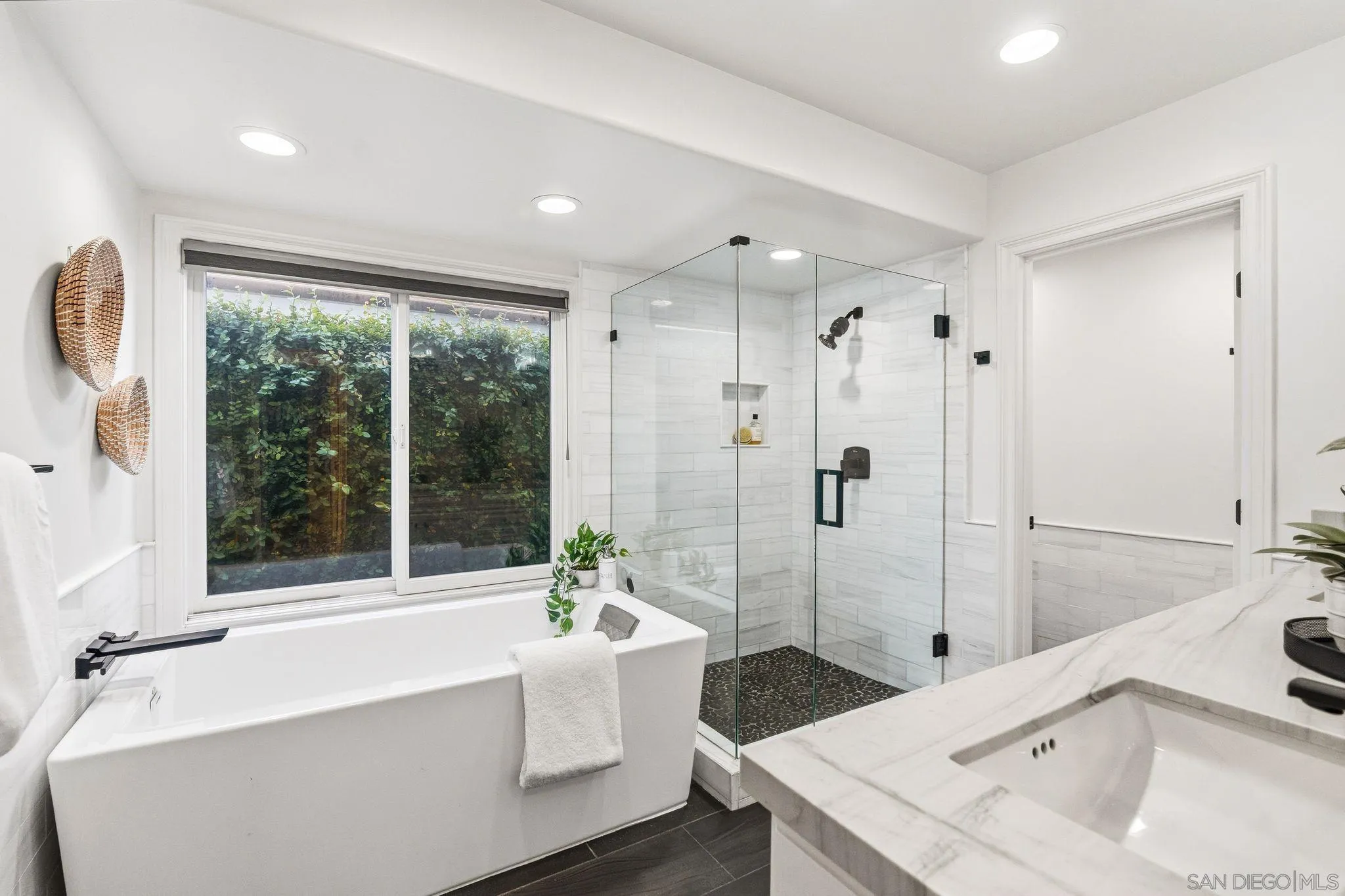 3805 Avenida Feliz