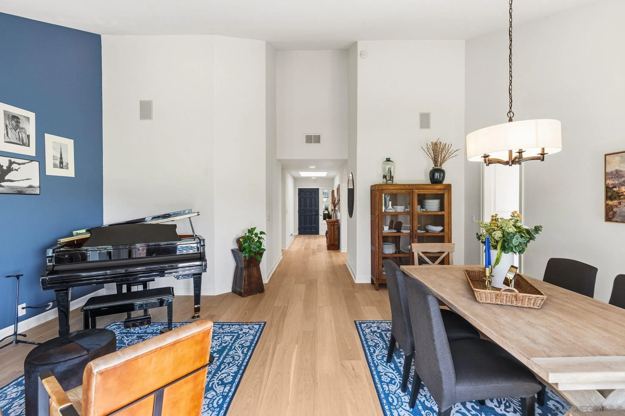 3805 Avenida Feliz