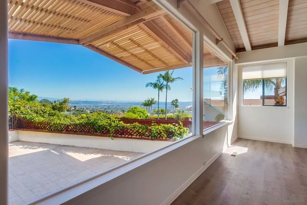 1145 La Jolla Rancho Road