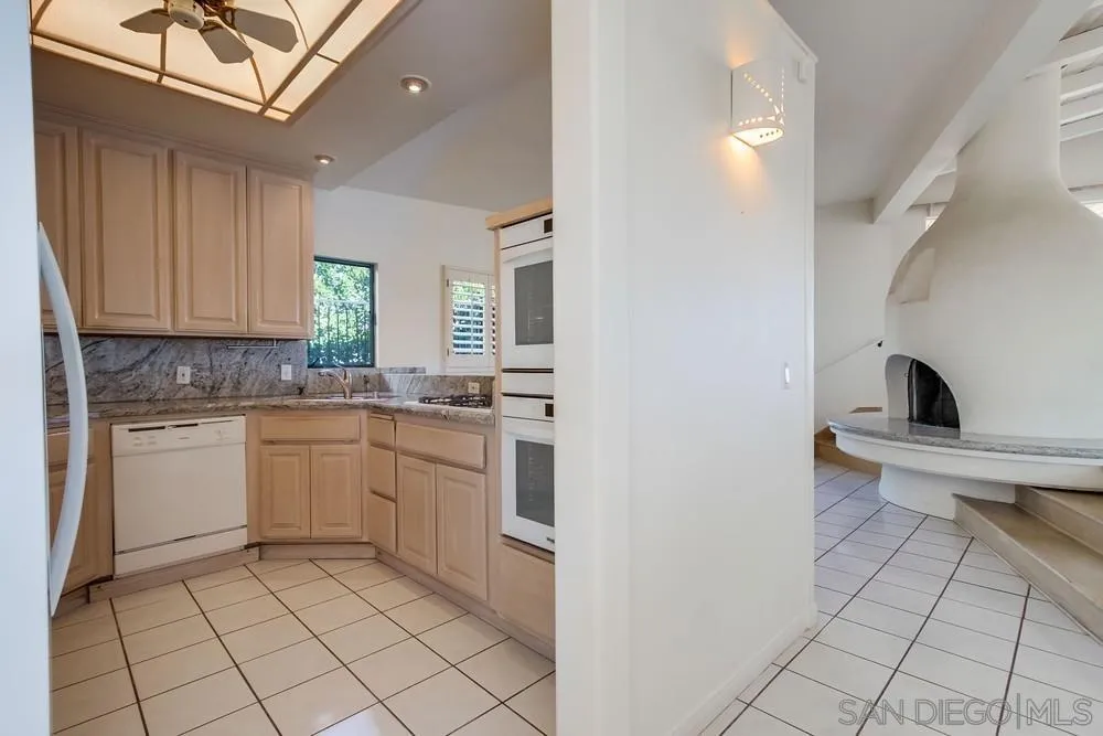 1145 La Jolla Rancho Road