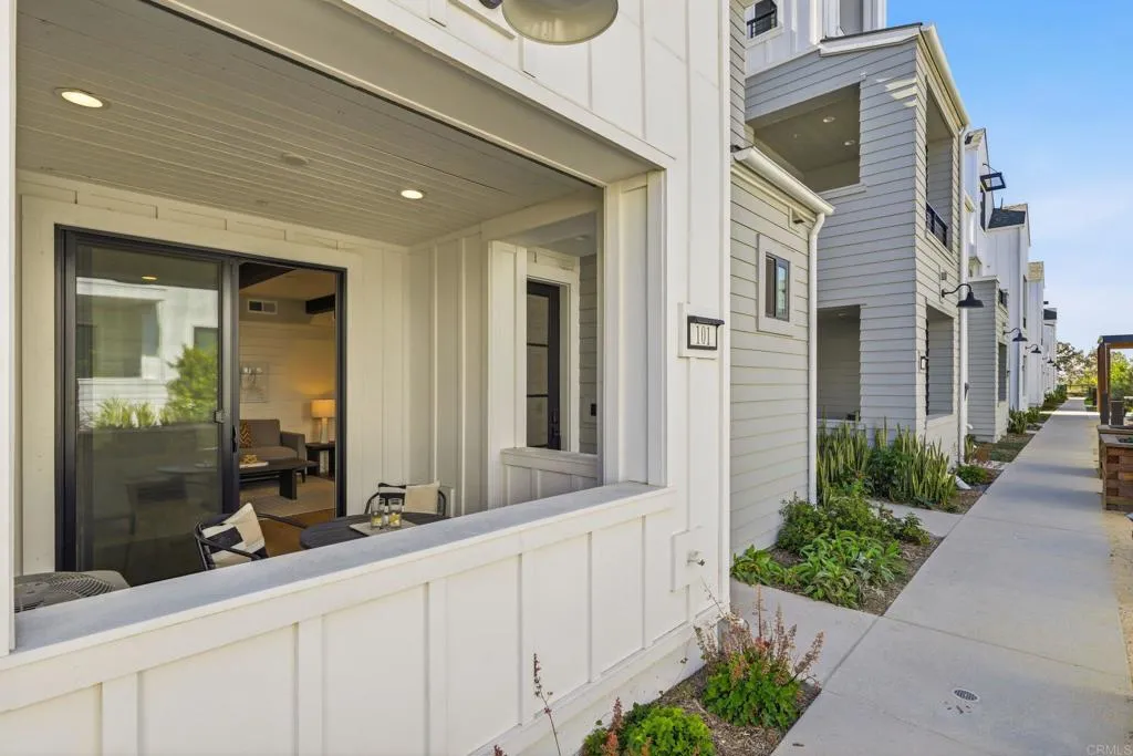 1601 San Remo Place Unit 101