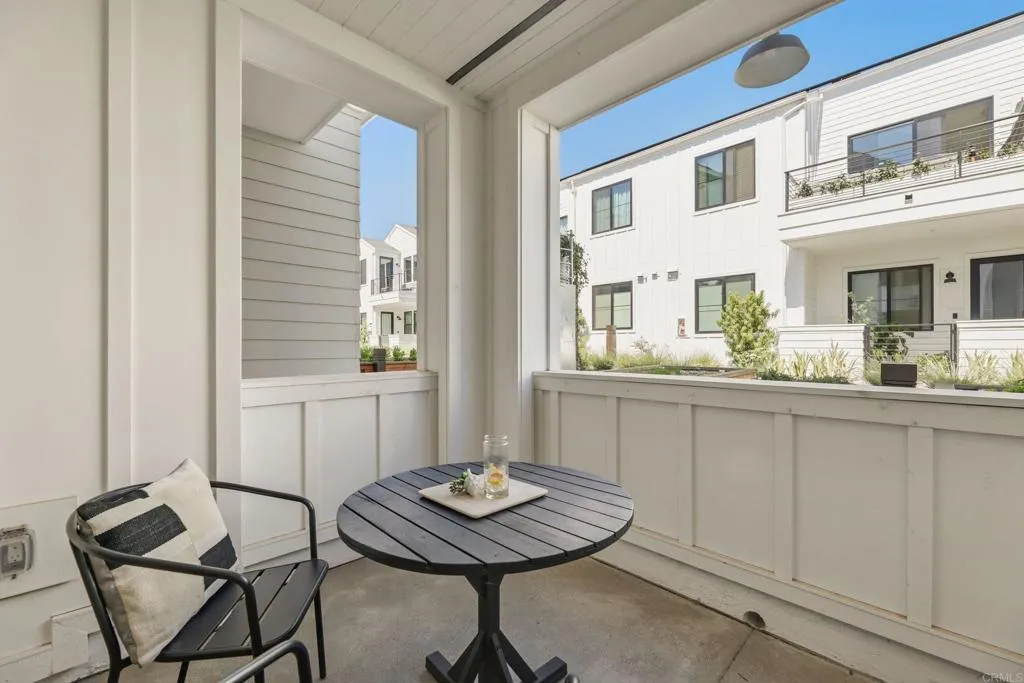 1601 San Remo Place Unit 101
