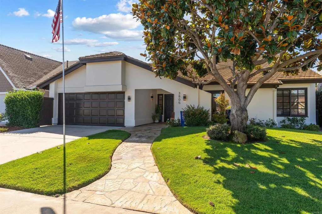 3805 Avenida Feliz