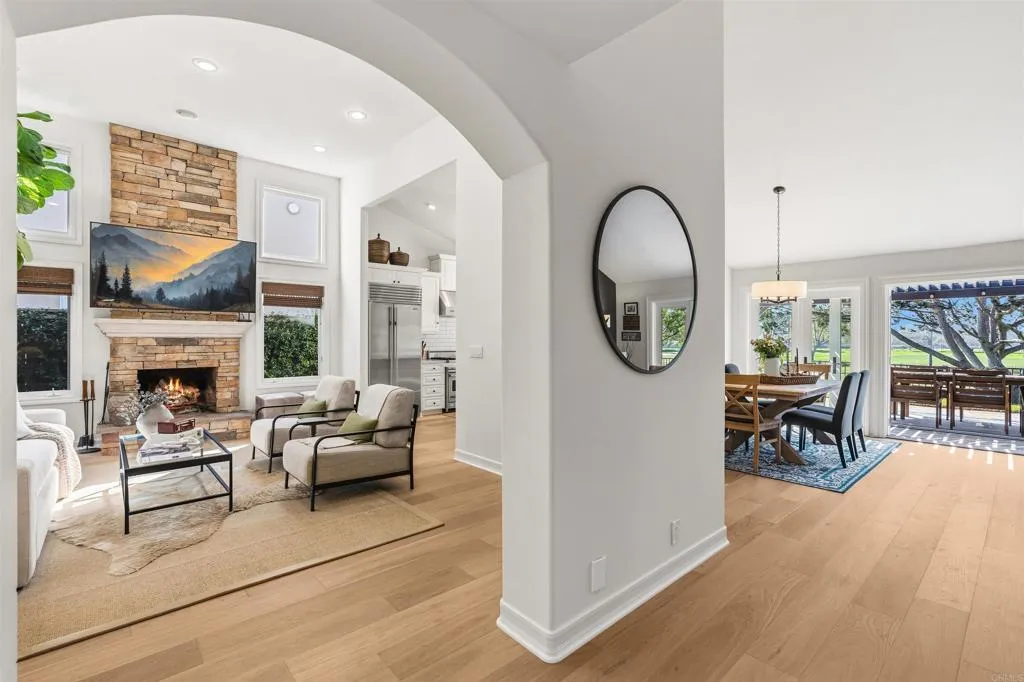 3805 Avenida Feliz