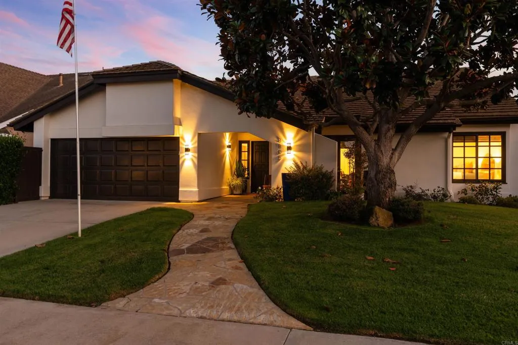 3805 Avenida Feliz