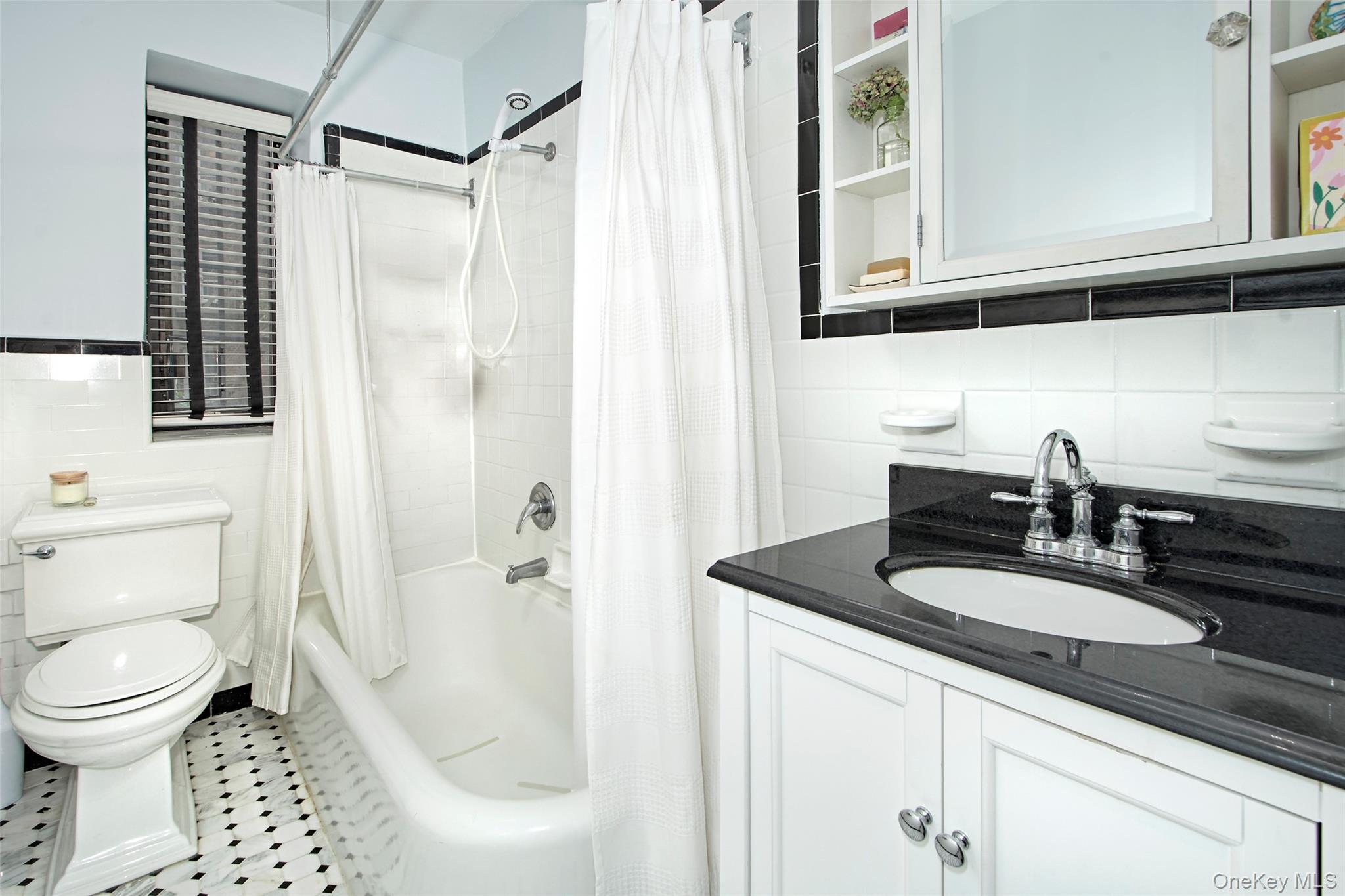 45 W Pondfield Road Unit: 1F