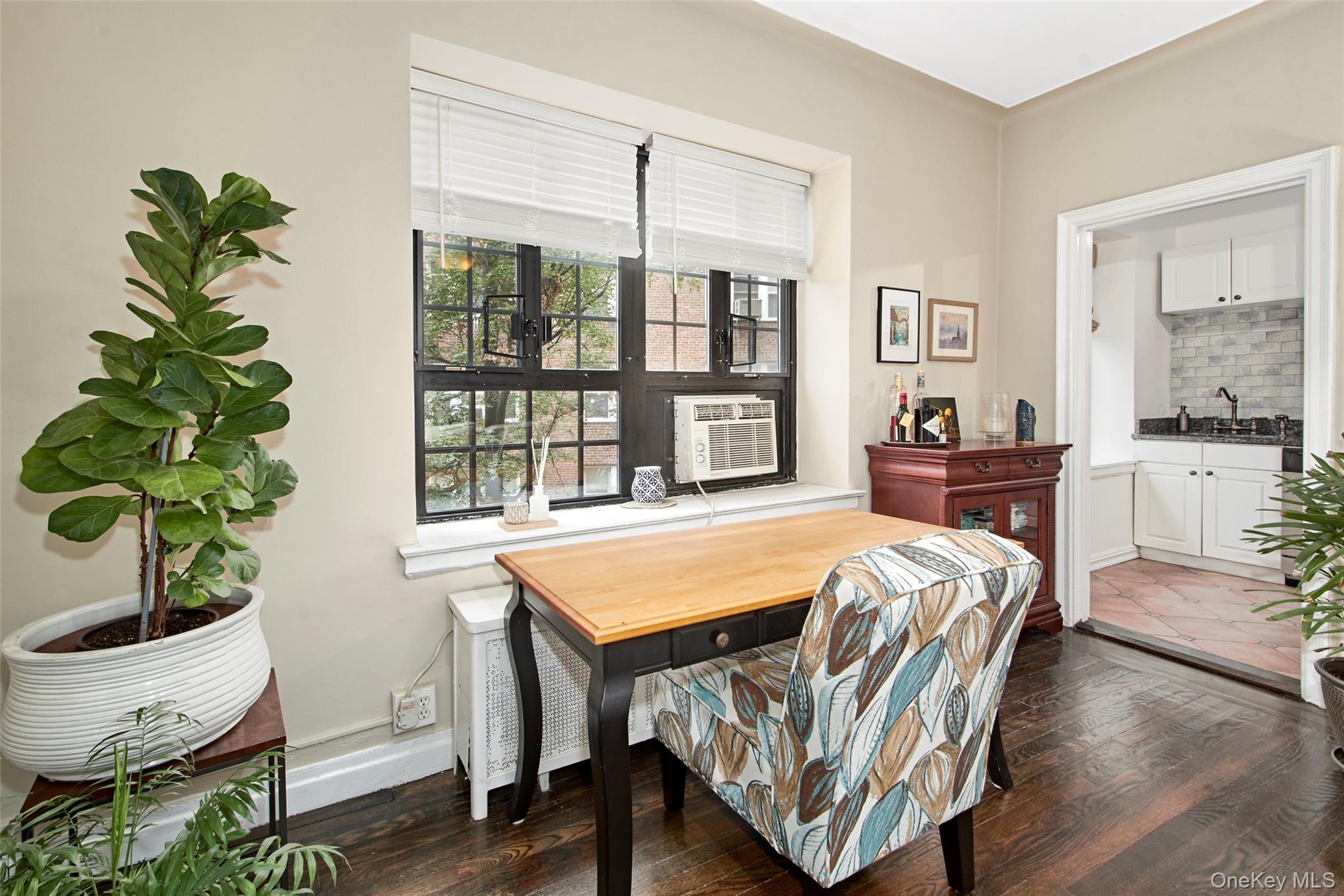45 W Pondfield Road Unit: 1F