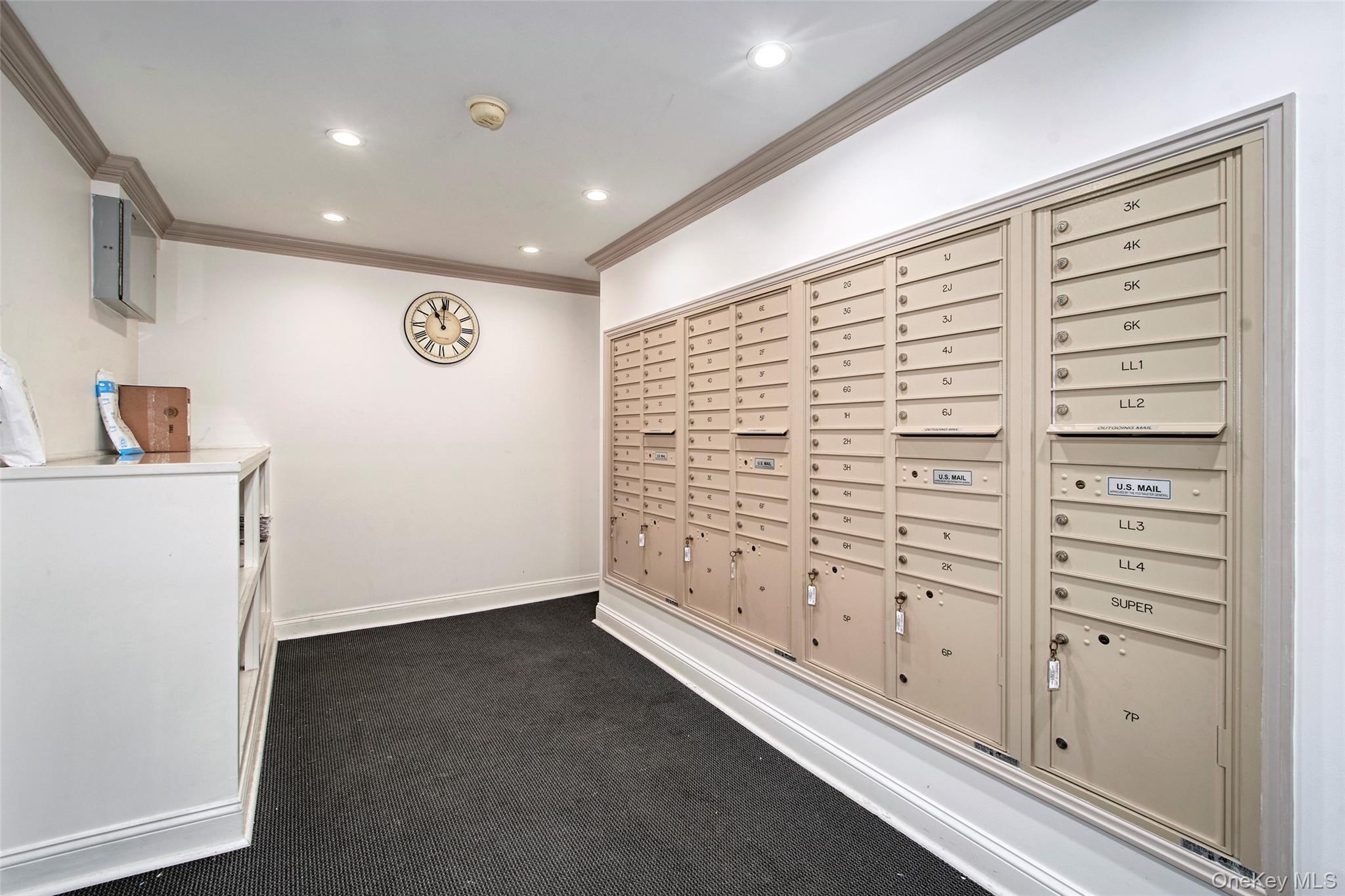 45 W Pondfield Road Unit: 1F