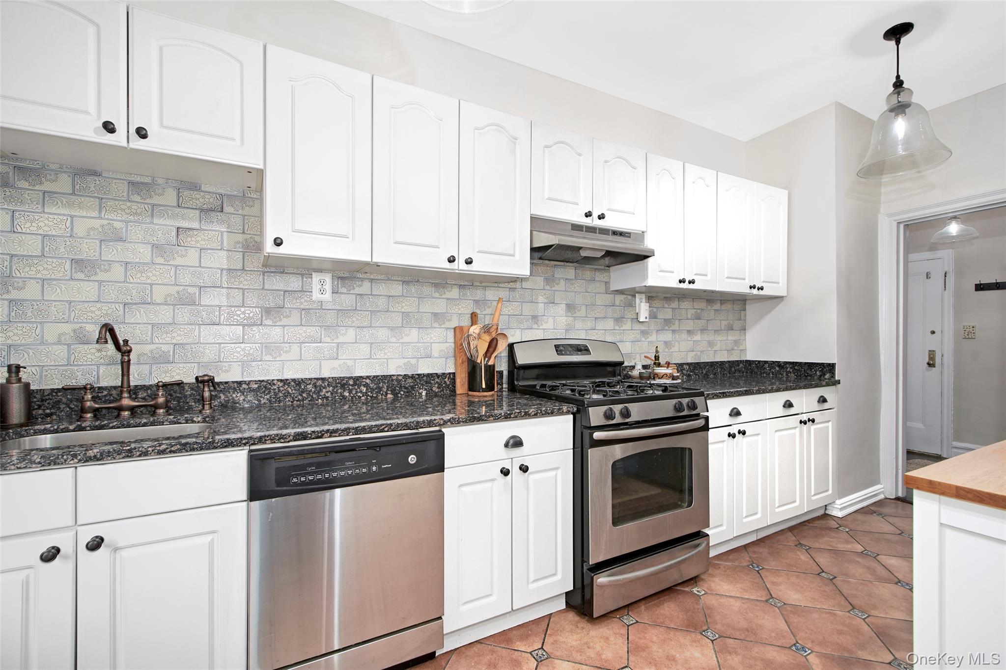 45 W Pondfield Road Unit: 1F