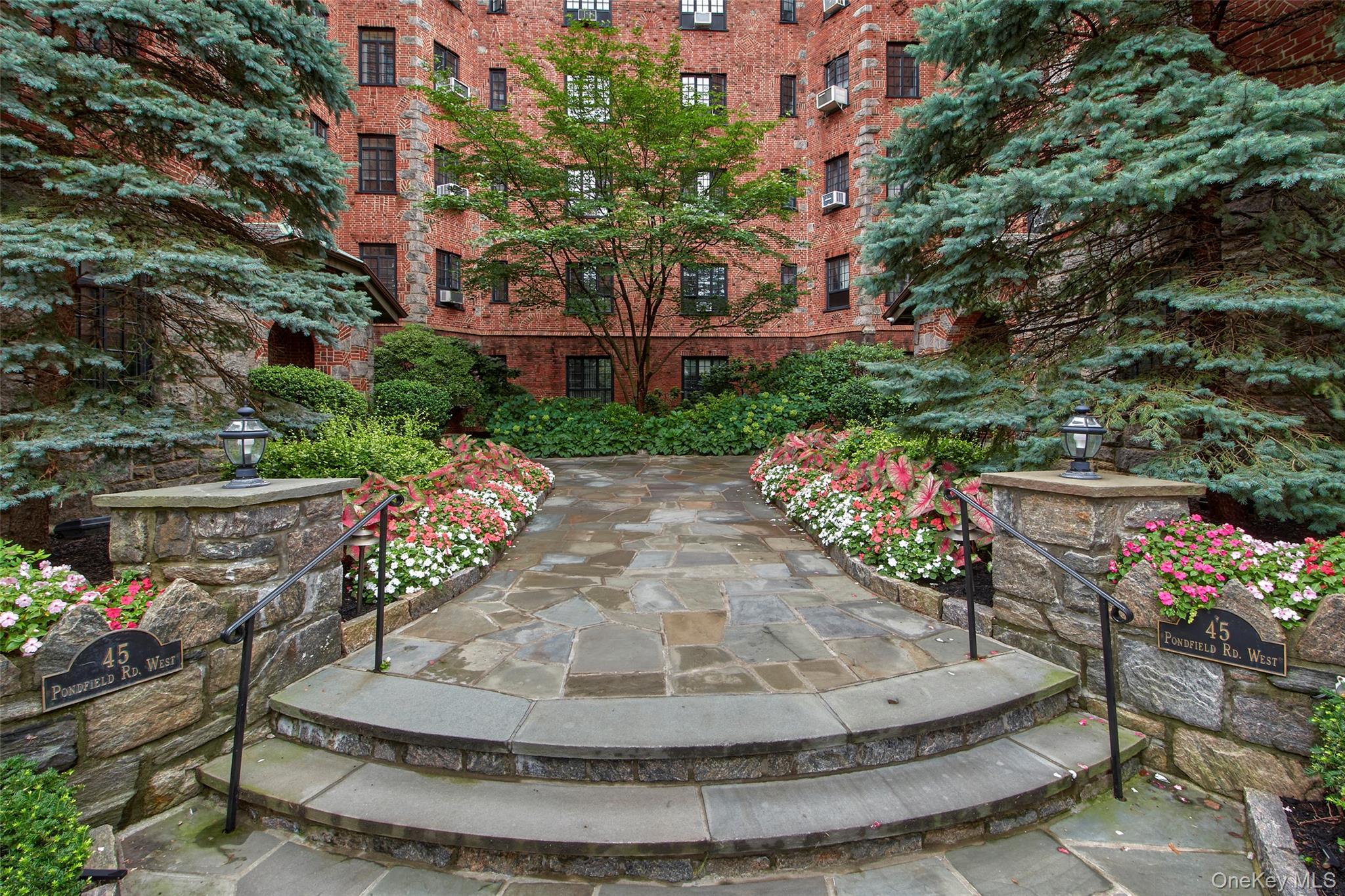 45 W Pondfield Road Unit: 1F