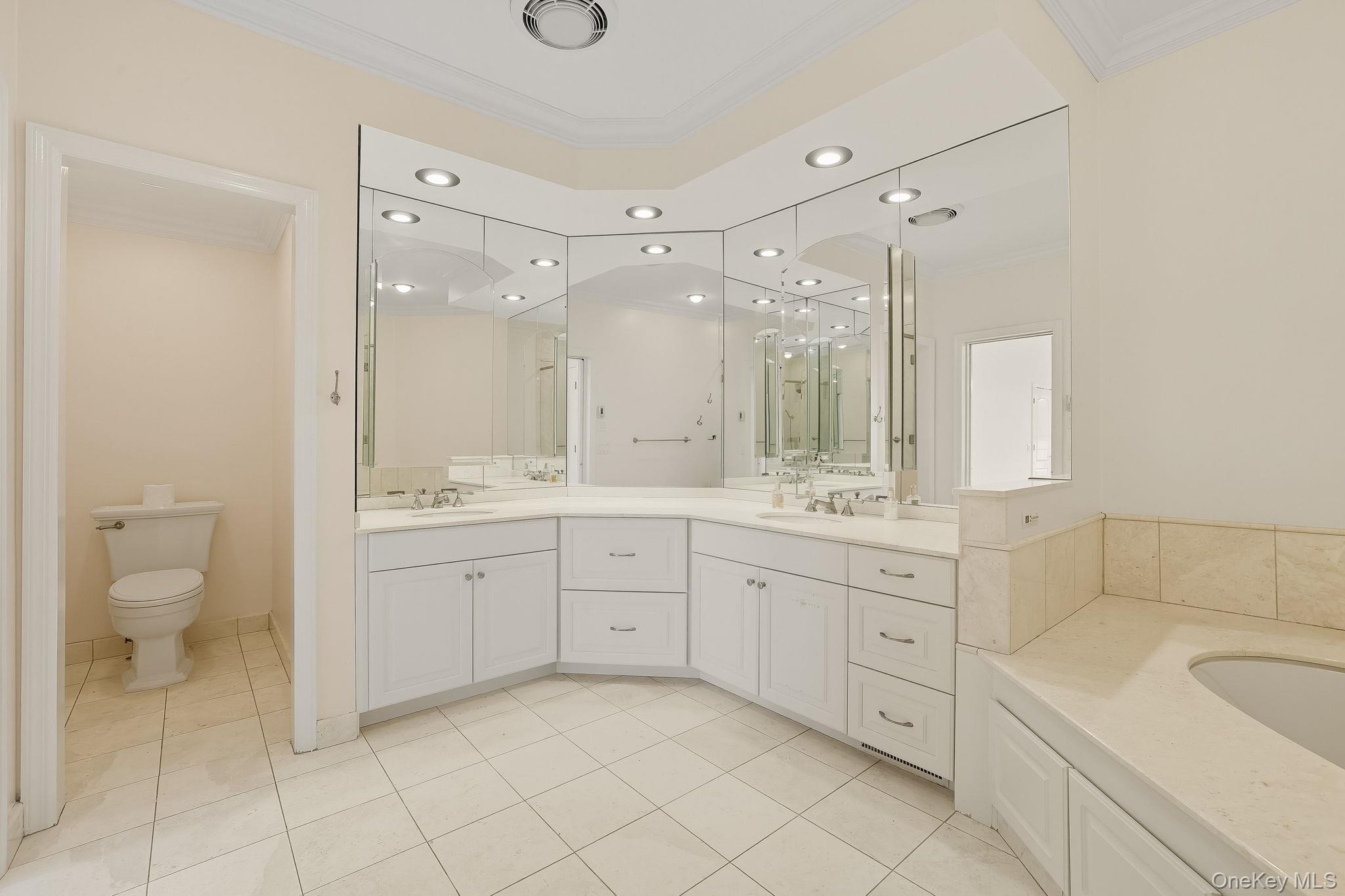 27 Doral Greens Drive E