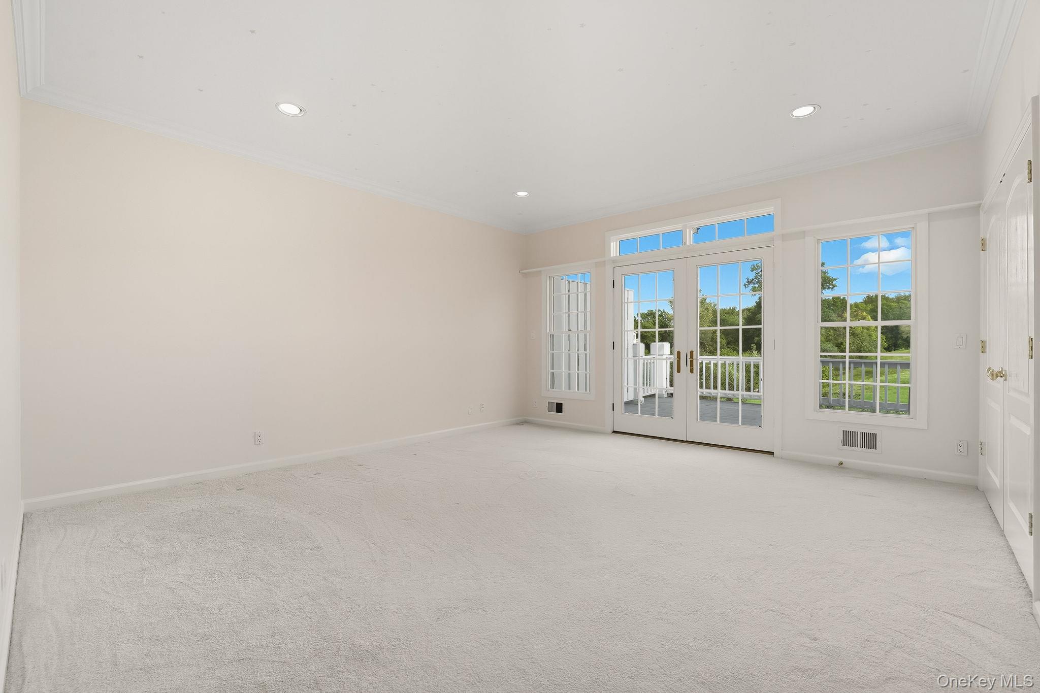 27 Doral Greens Drive E