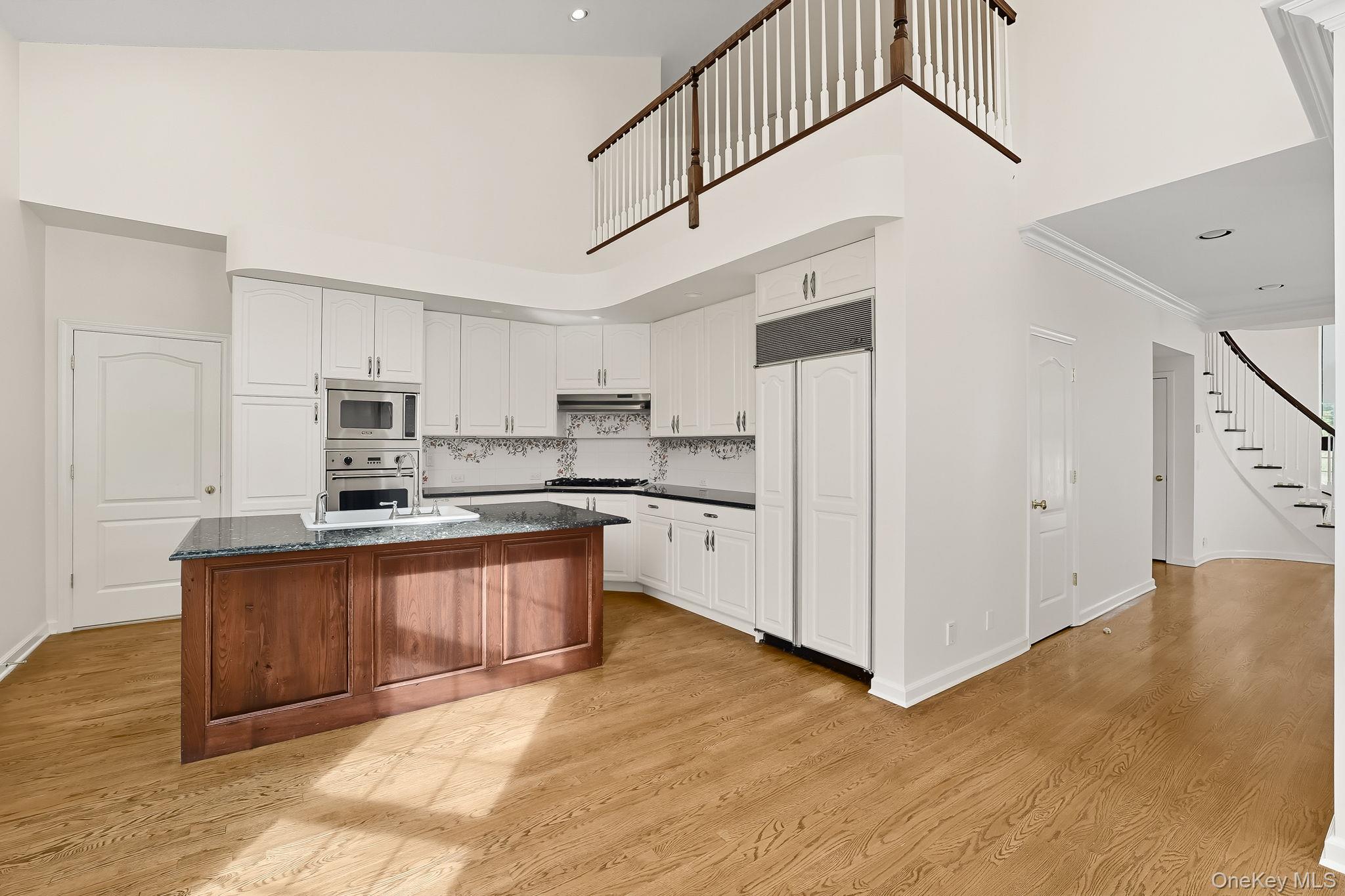 27 Doral Greens Drive E