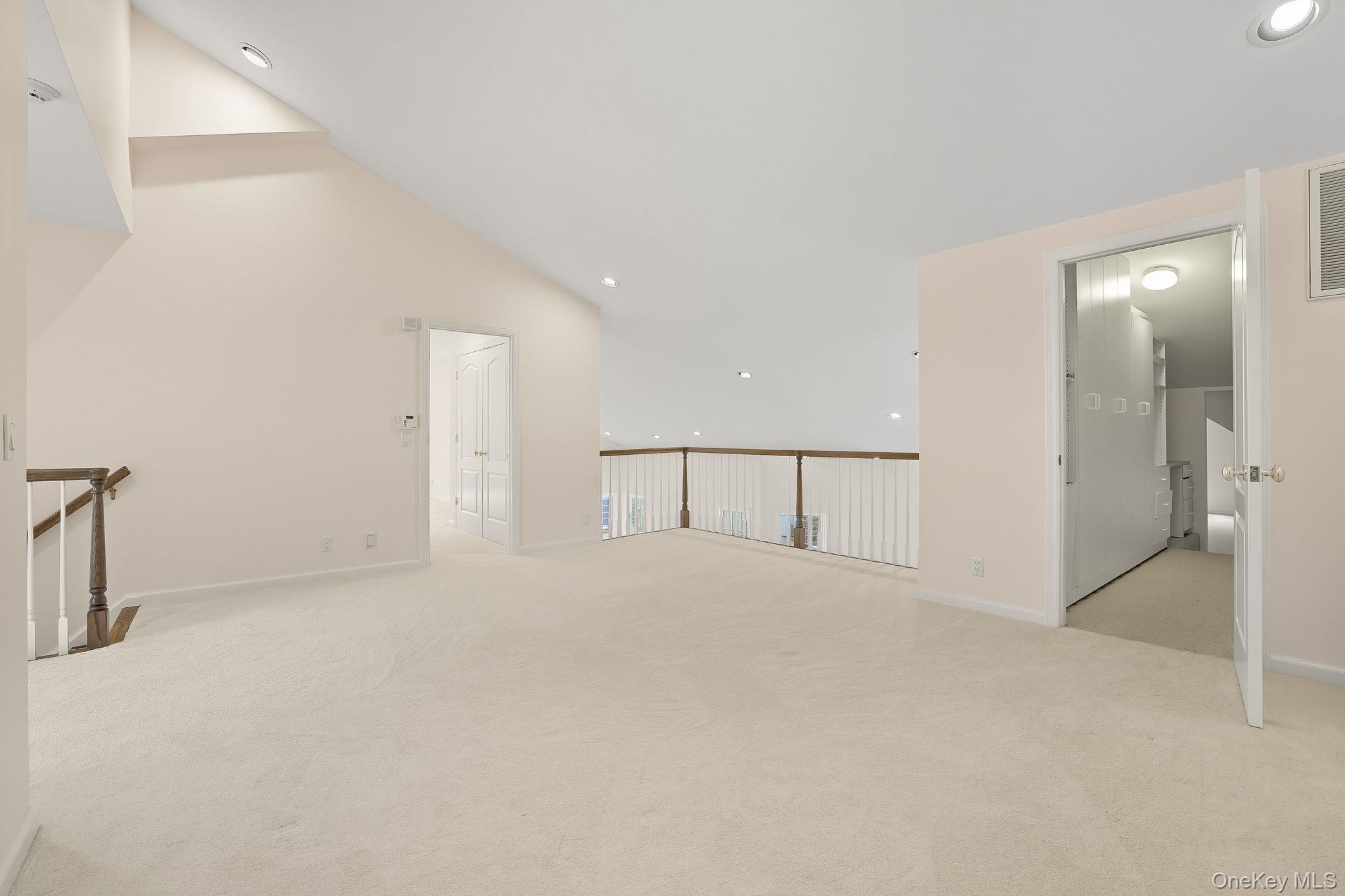 27 Doral Greens Drive E
