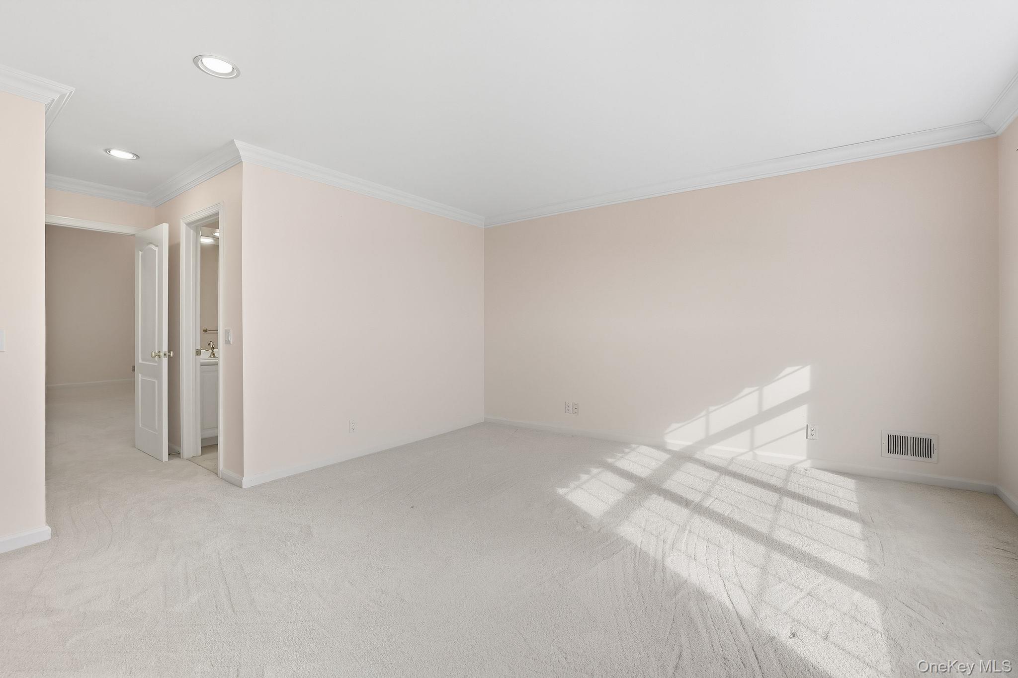 27 Doral Greens Drive E