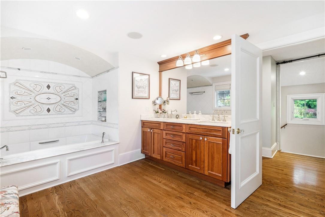 8 Ridgewood Drive