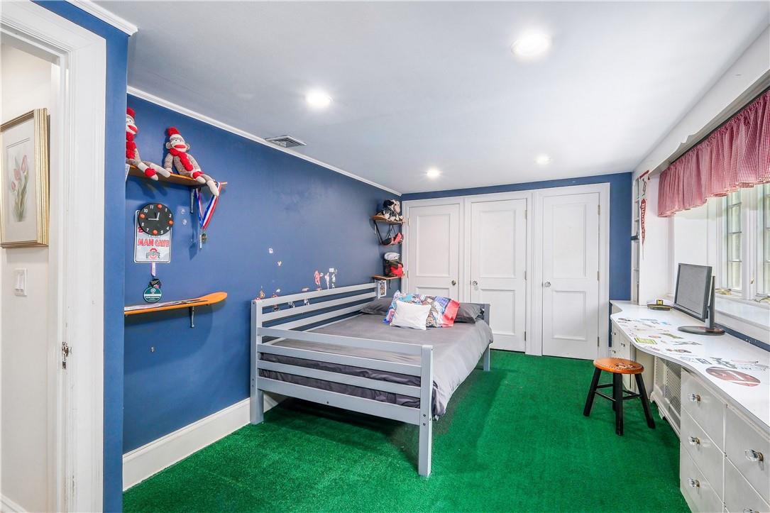 8 Ridgewood Drive