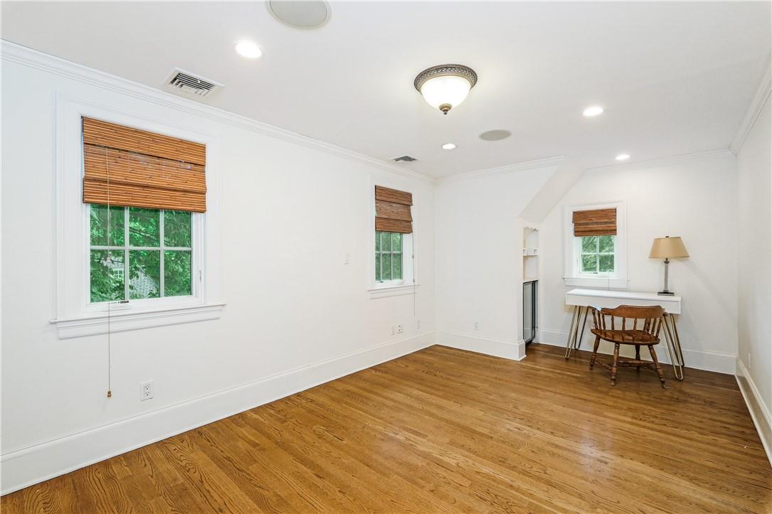 8 Ridgewood Drive