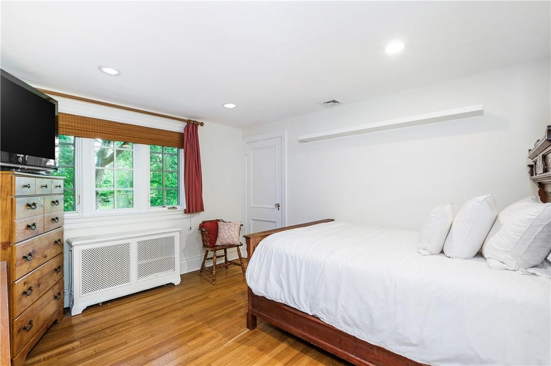 8 Ridgewood Drive