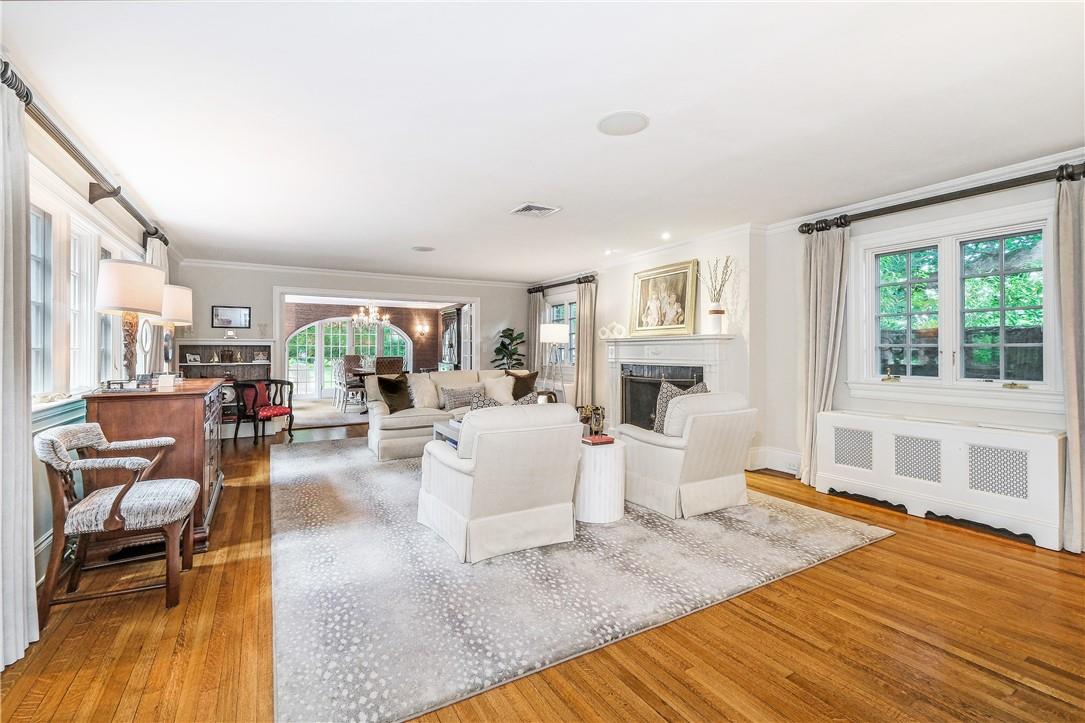 8 Ridgewood Drive