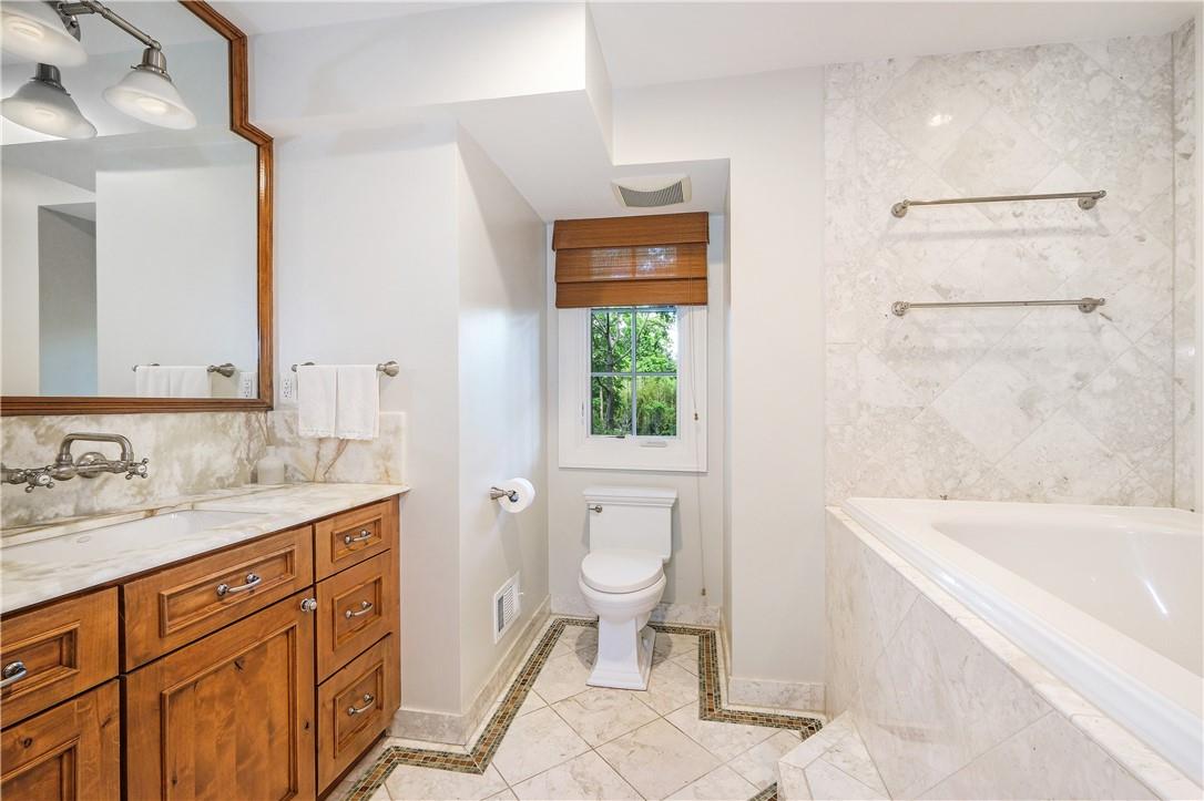 8 Ridgewood Drive