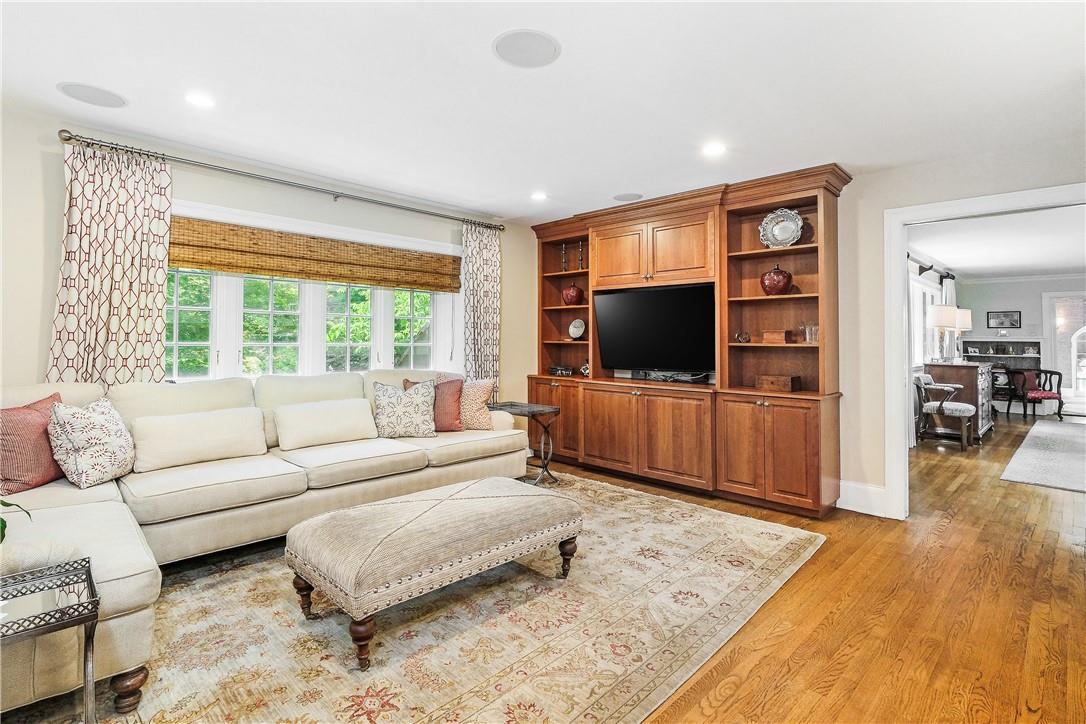 8 Ridgewood Drive