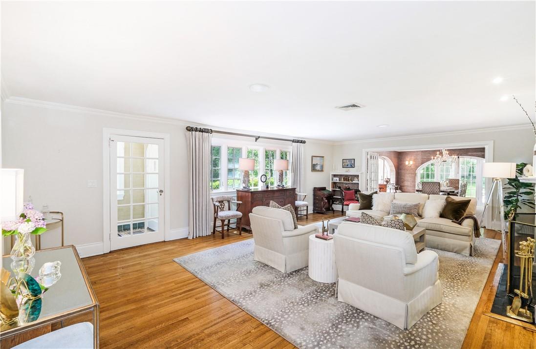 8 Ridgewood Drive