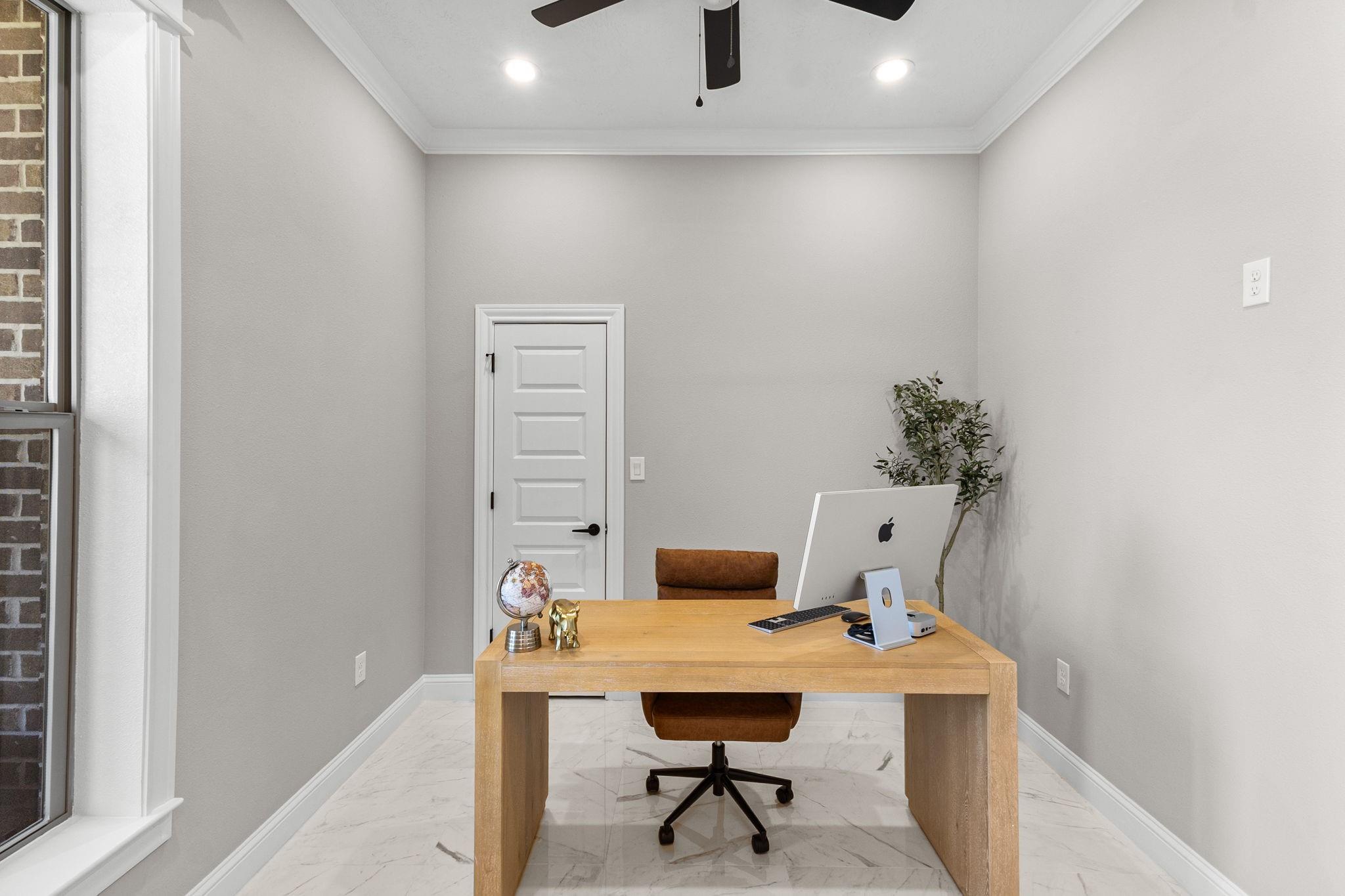 245 W Caldwood Drive