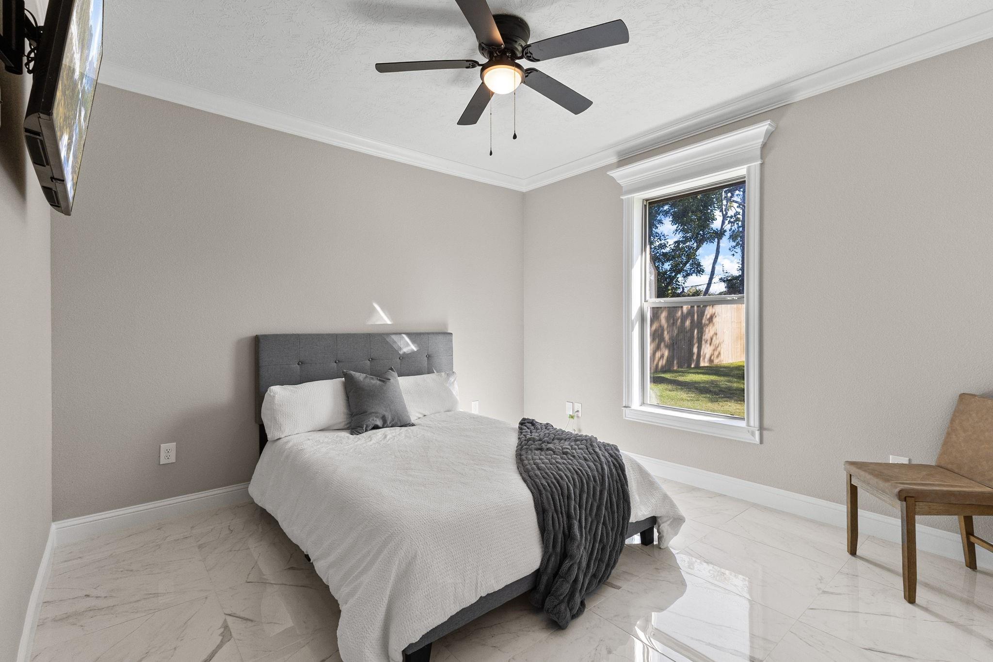 245 W Caldwood Drive