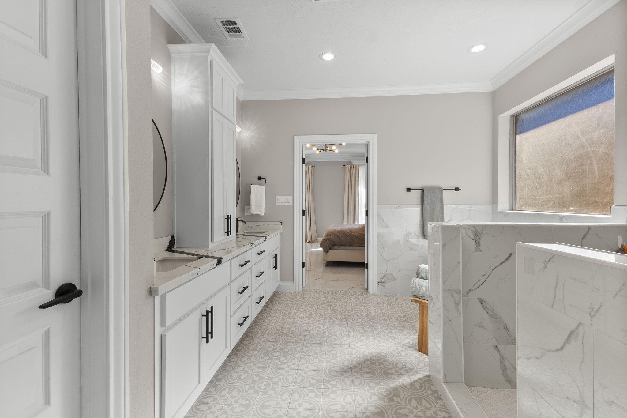 245 W Caldwood Drive