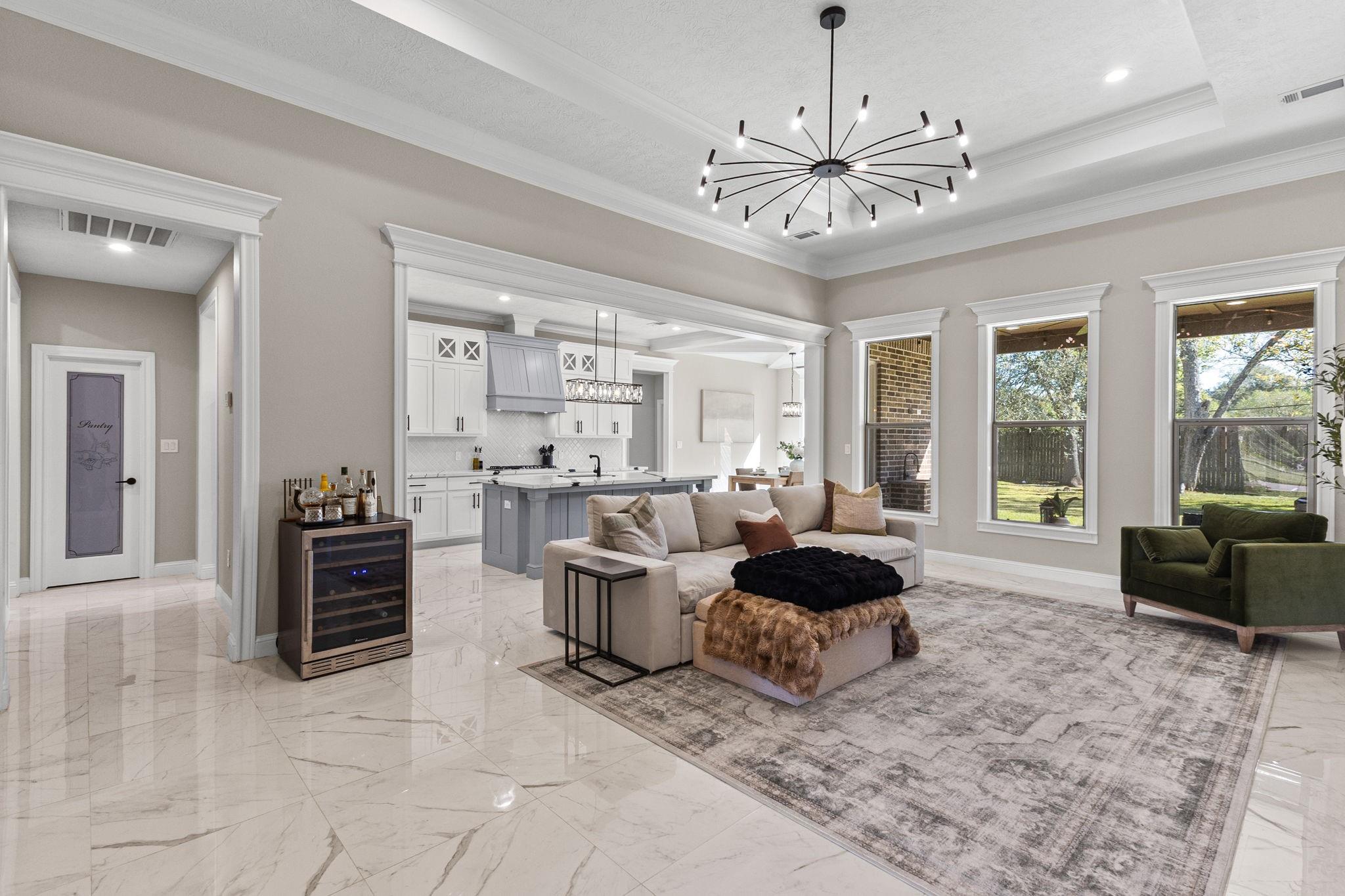 245 W Caldwood Drive