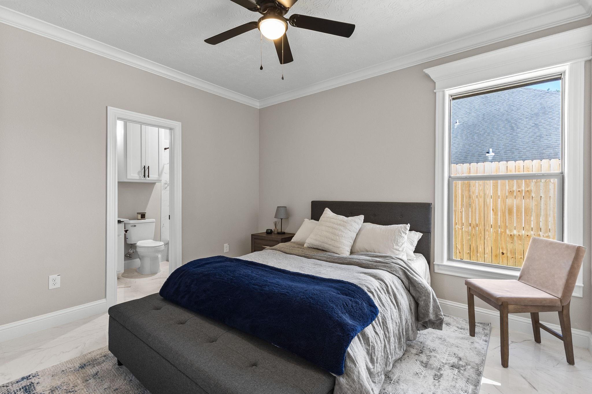 245 W Caldwood Drive