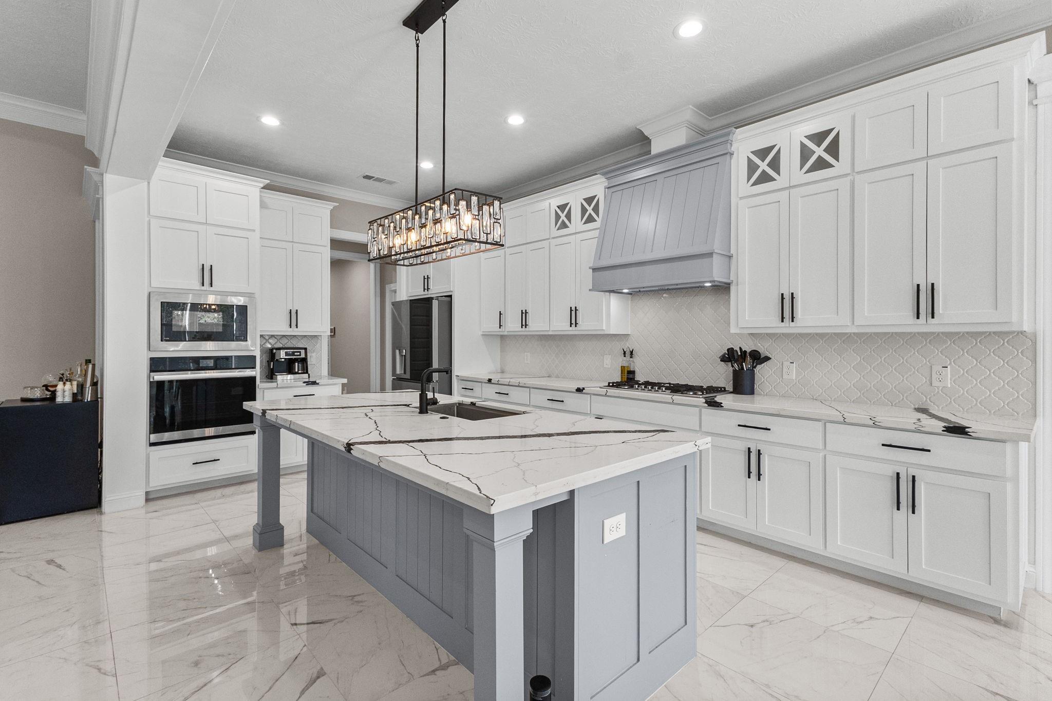 245 W Caldwood Drive