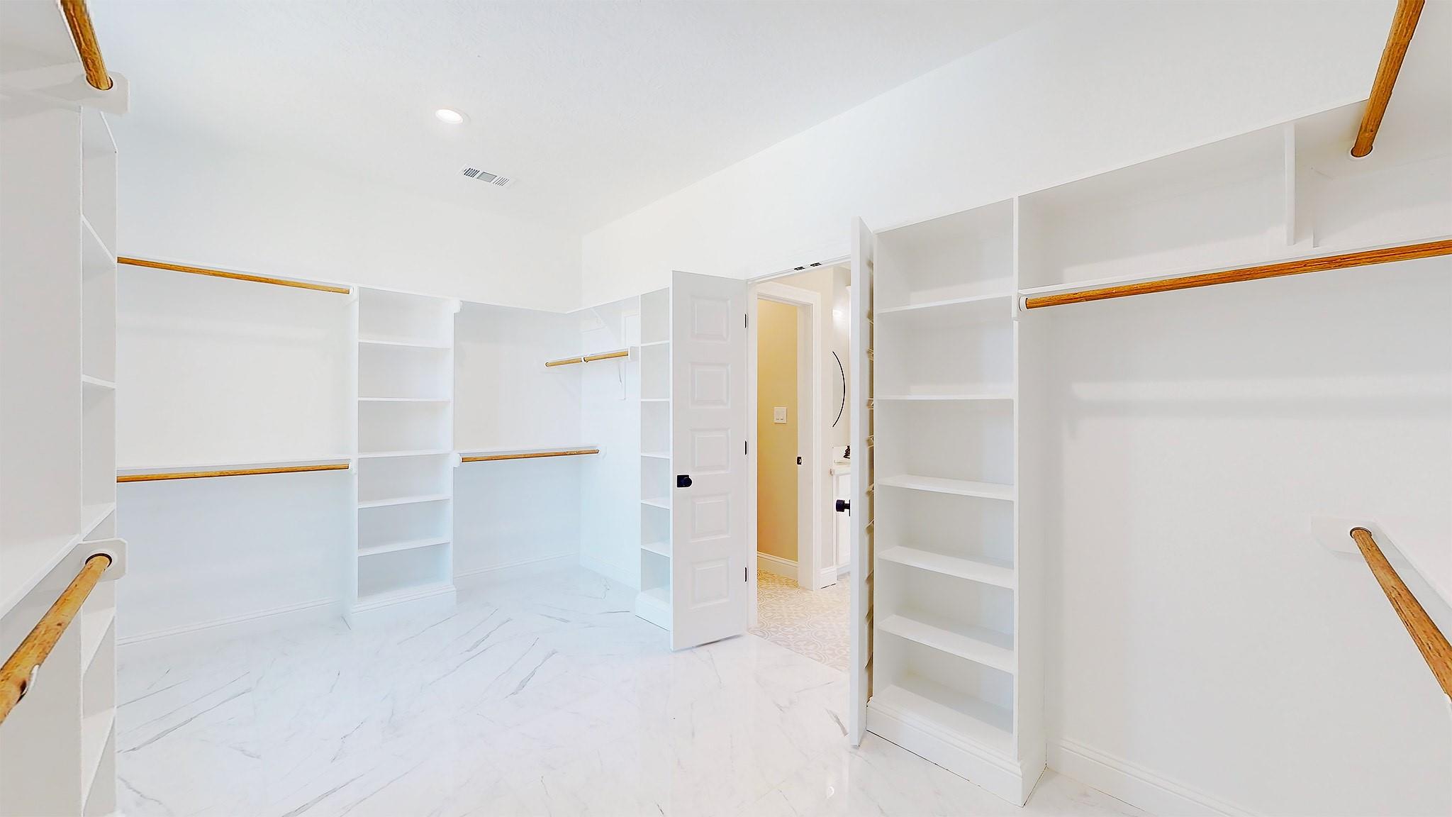 245 W Caldwood Drive