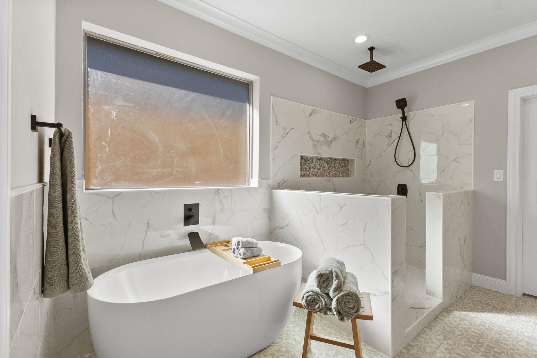 245 W Caldwood Drive