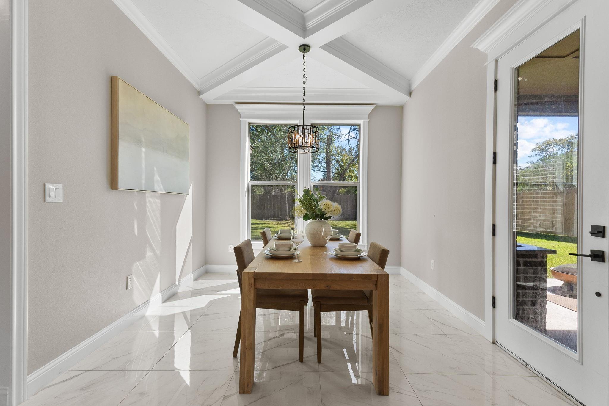 245 W Caldwood Drive