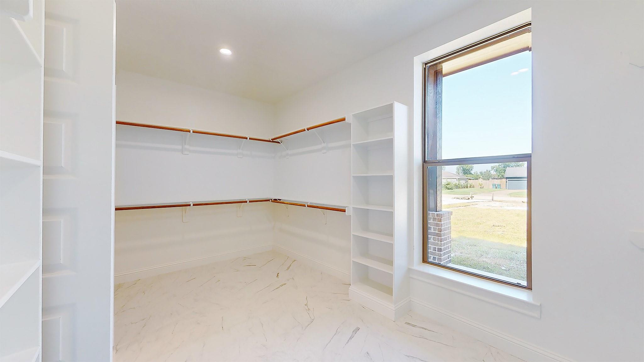 245 W Caldwood Drive