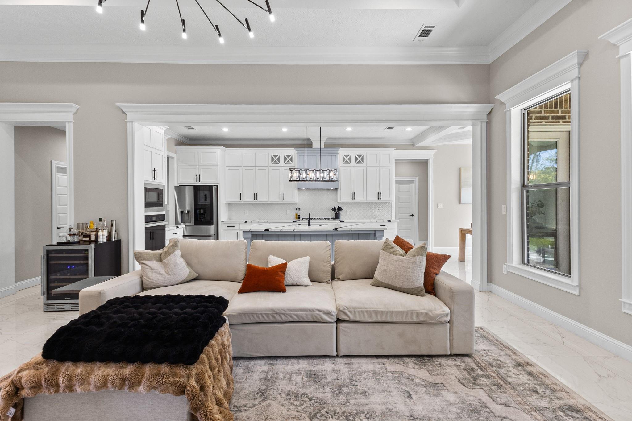 245 W Caldwood Drive