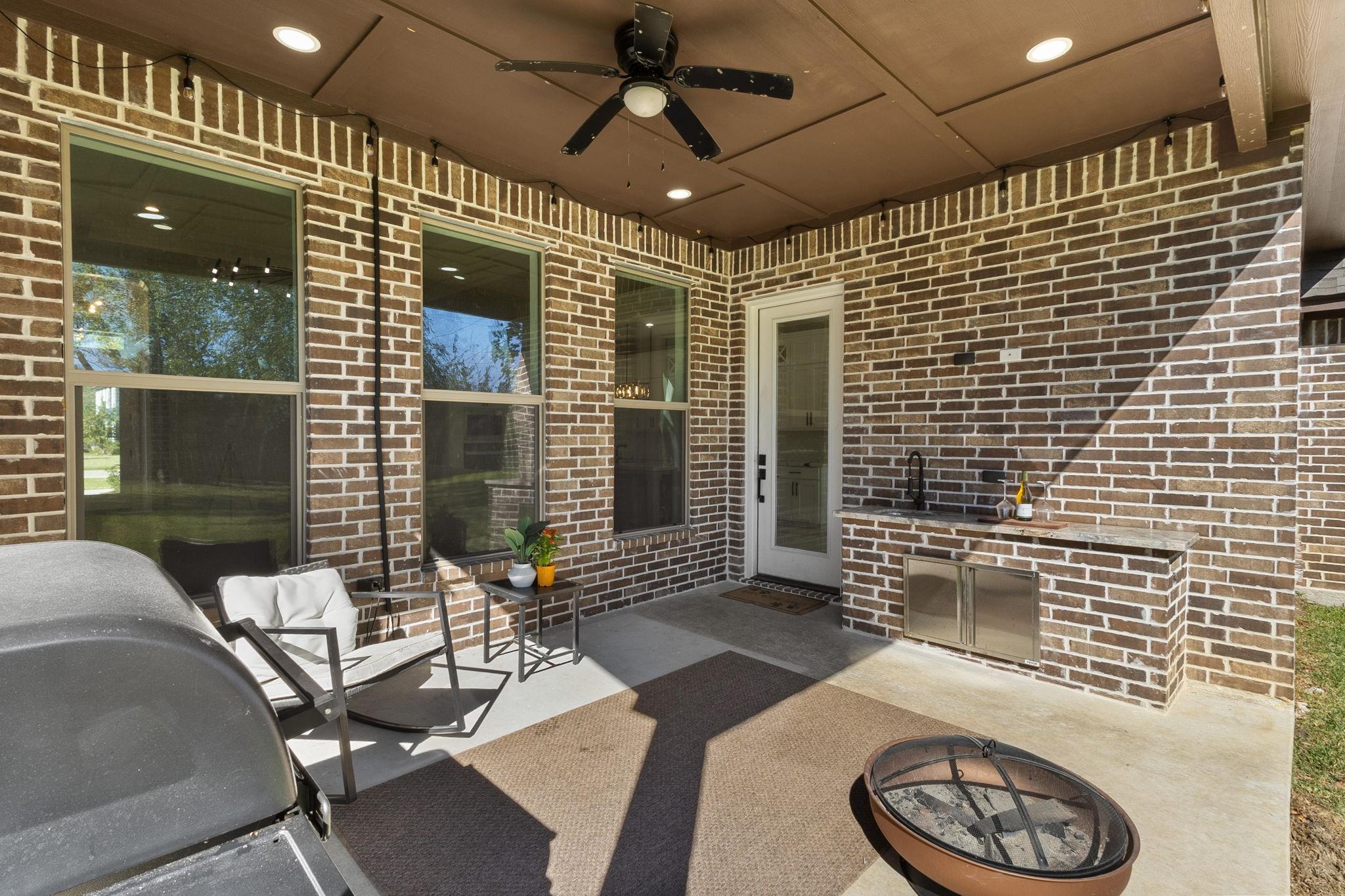 245 W Caldwood Drive