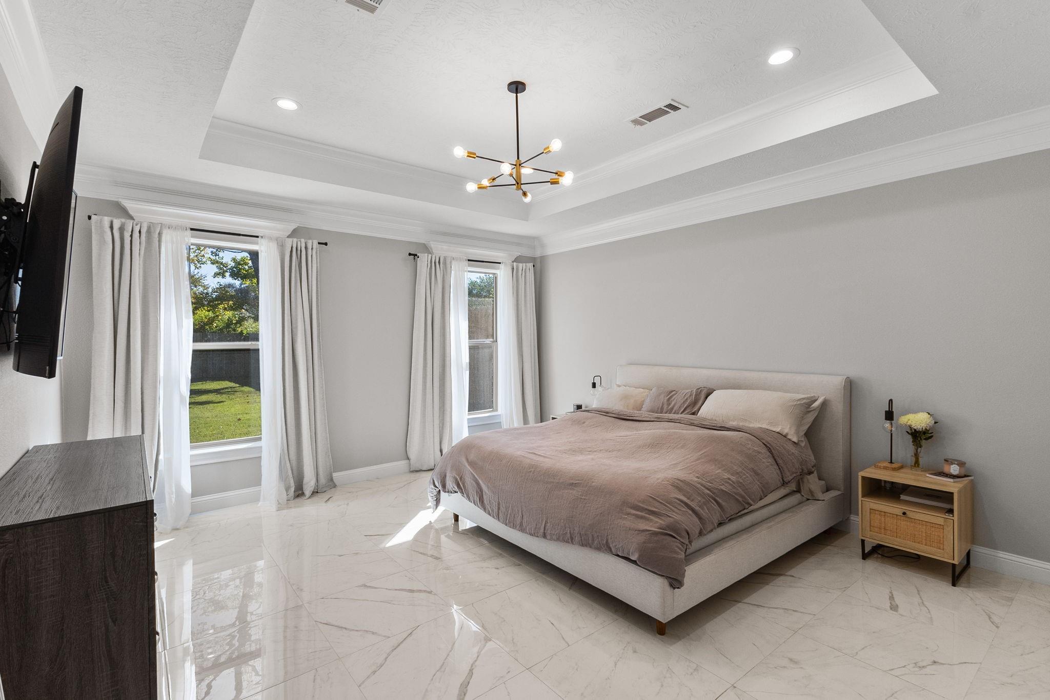 245 W Caldwood Drive