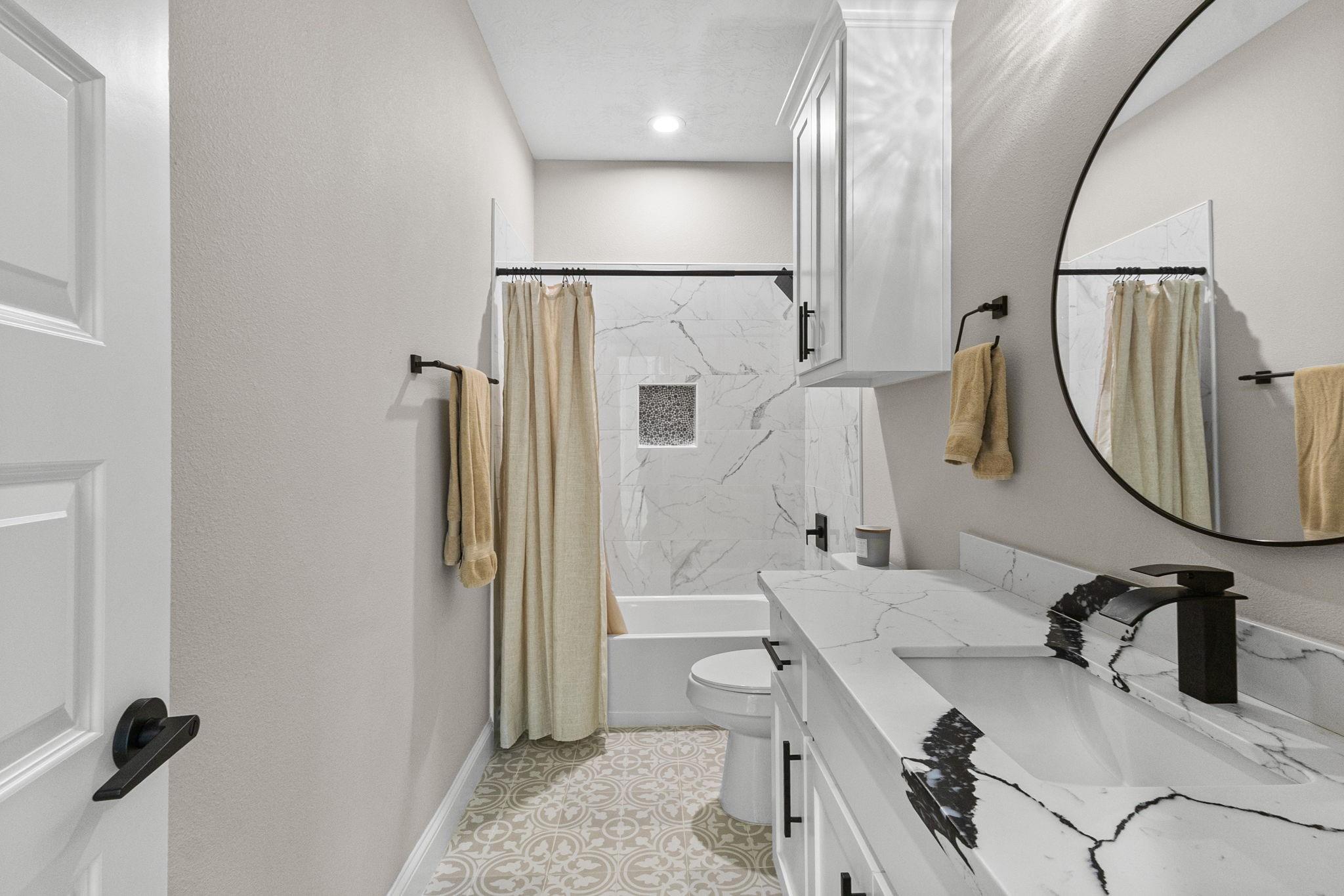 245 W Caldwood Drive