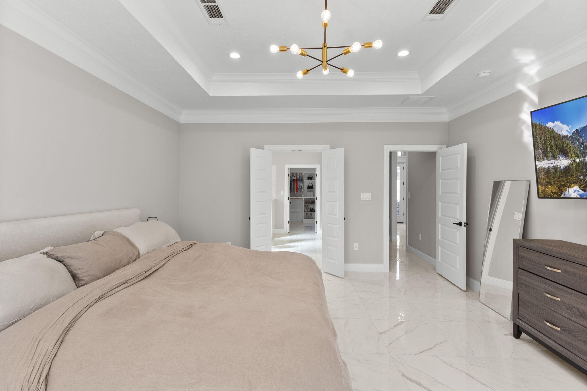 245 W Caldwood Drive