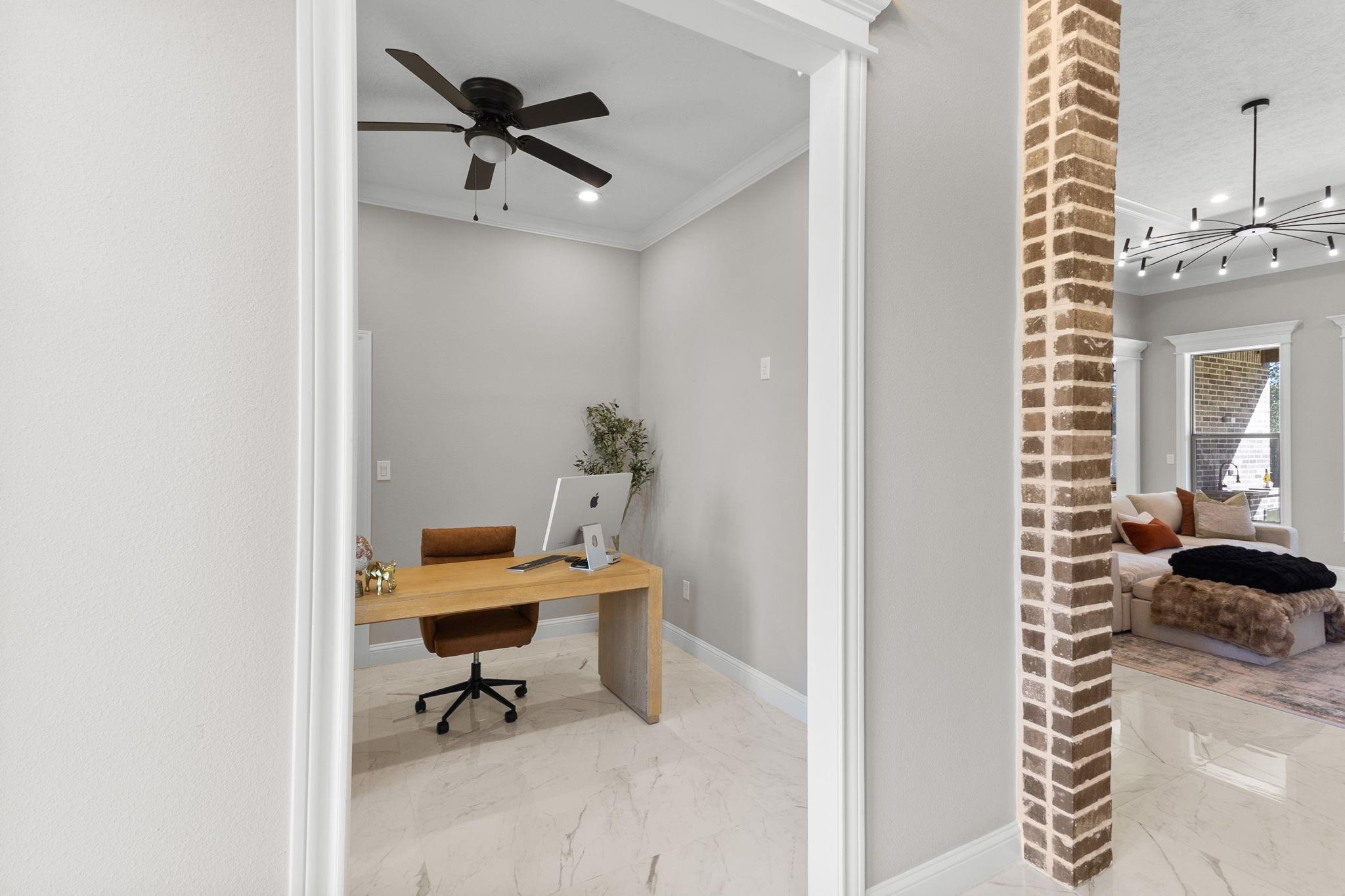 245 W Caldwood Drive